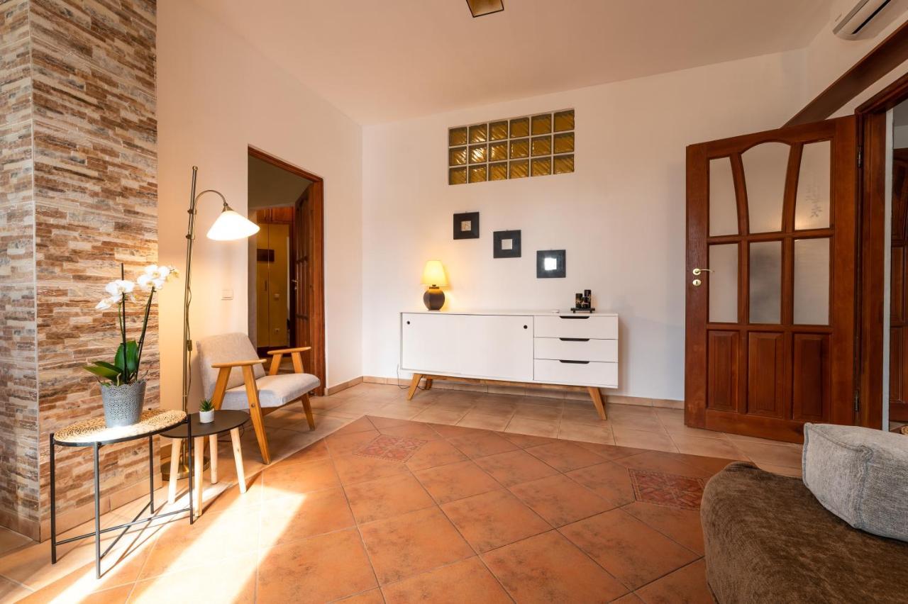 La Lampa Apartments Debrecen Luaran gambar